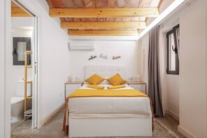 1 bedroom, iron/ironing board, WiFi, bed sheets - Duplex Apartment Muralla Alicante, Authentic Historical Center (Alicante (Alacant))