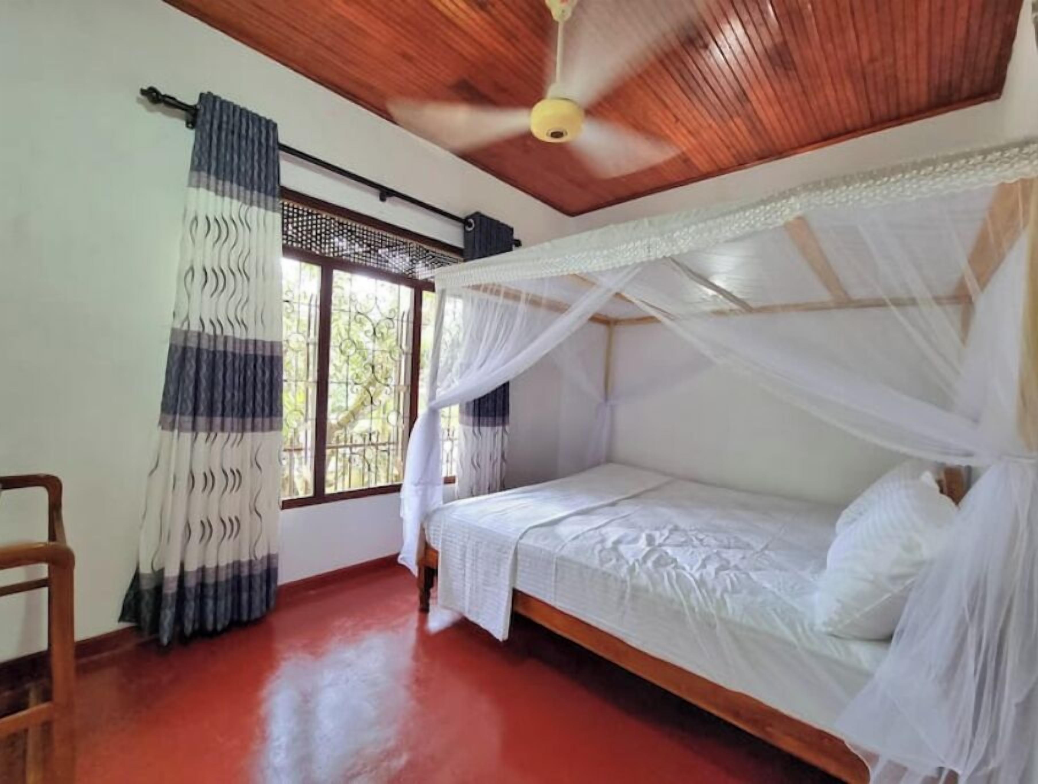 1 slaapkamer, een strijkplank/strijkijzer, wifi, beddengoed