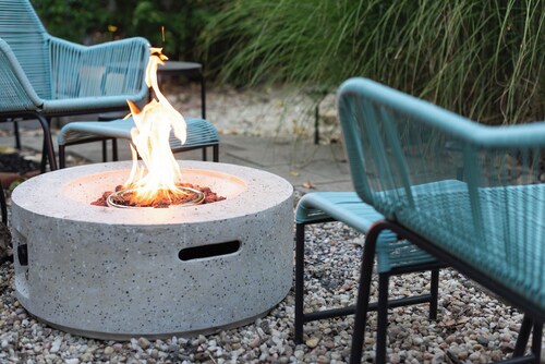 Updated Ohio City 2 Bedroom Cottage with Firepit in Cleveland