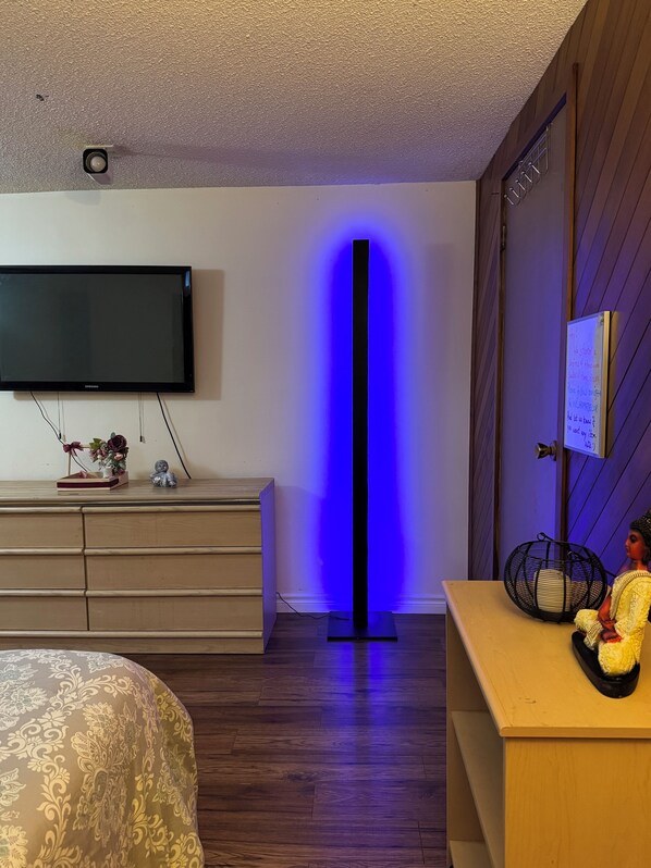 1 habitación, tabla de planchar con plancha y wifi