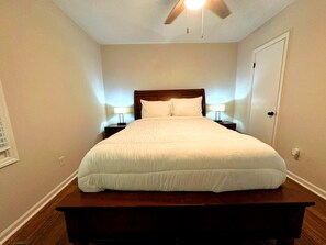 3 bedrooms, iron/ironing board, WiFi, bed sheets