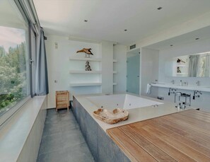 Villa | Bathroom | Shower