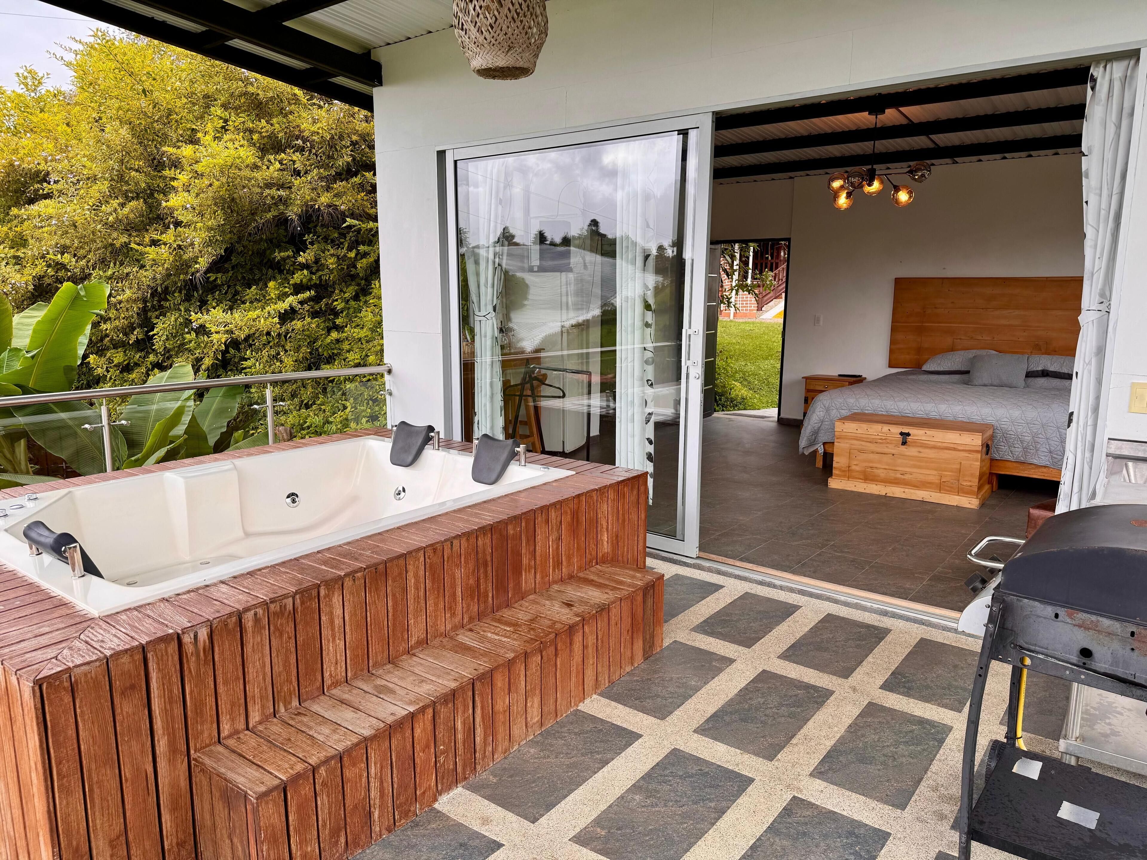 Bañera de hidromasaje privada