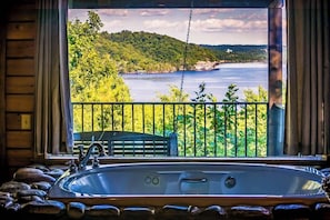 Interior - Honeymoon Lake View Log Cabin (Garfield)