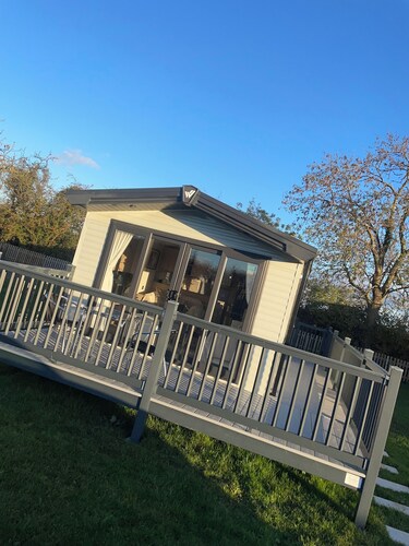 Charming 2-bed Chalet in Tuxford