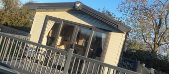 Charming 2-bed Chalet in Tuxford