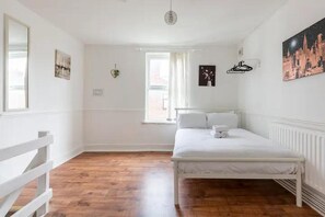 Apartment | 1 bedroom, iron/ironing board, free WiFi, bed sheets