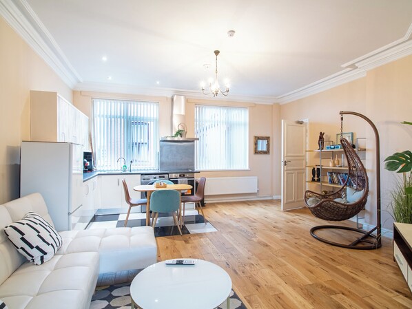 Leilighet | Oppholdsområde | TV