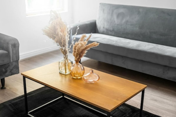 TV - Apartment 1 Bedroom,sleeps6,parking (Birmingham)