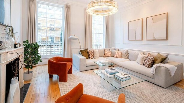 Living area - Luxury Central London Apartment With 4 Bedrooms (London)