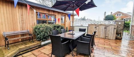 House | Outdoor dining