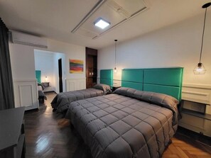 Quadruple Room, Private Bathroom | Desk, free WiFi - KASA (Salta)