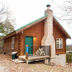 Exterior - Country Blue Lake View Log Cabin (Garfield)