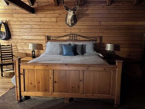 2 bedrooms, iron/ironing board, free WiFi, bed sheets - Gorgeous View Log Cabin (Garfield)