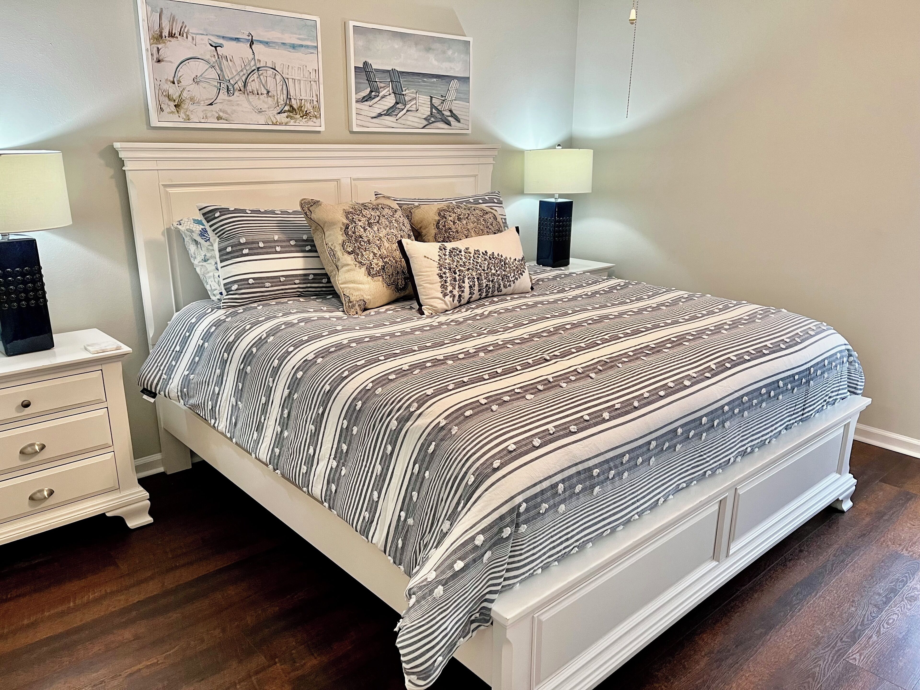 3 bedrooms, iron/ironing board, WiFi, bed sheets