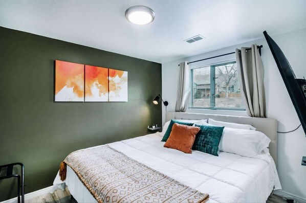 2 bedrooms, iron/ironing board, WiFi