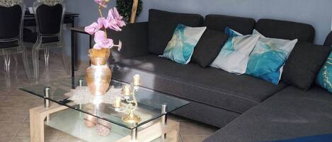 House, 3 Bedrooms, Smoking, Patio | Interior