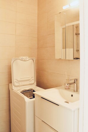Hair dryer, towels, toilet paper