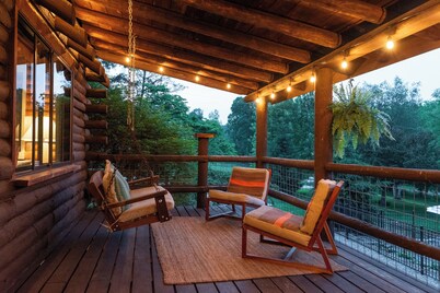 Inground Pool, Hot Tub, Fire Pit at Large Log Cabin near Mohican State Park