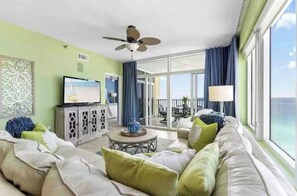 Smart TV, DVD player, books - Destin Oceanfront Condo 3 Bed 3 Bath (Destin)