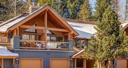 3BD Village Townhome With Views