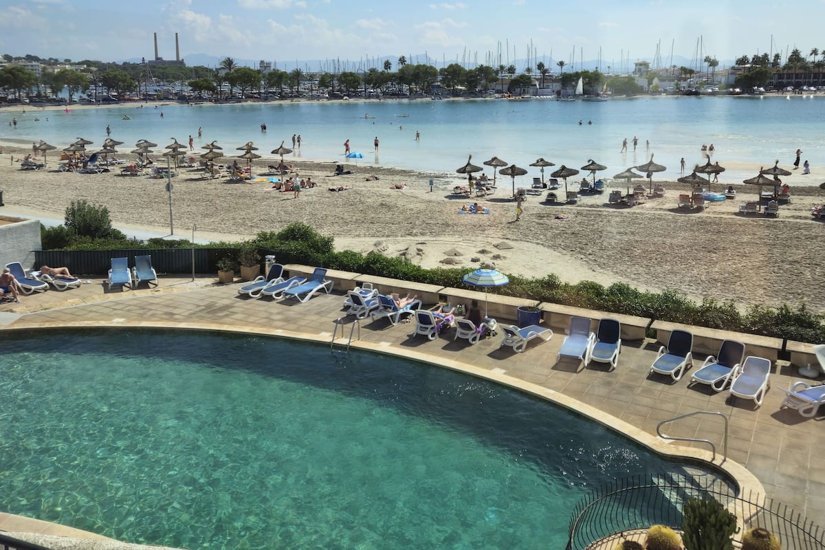 Comfort Apartment, Beachfront | Teres/patio