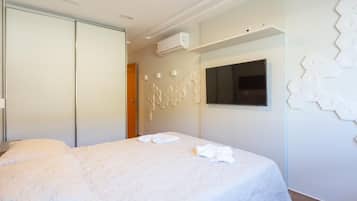 Luxury Apartment | Egyptian cotton sheets, premium bedding, individually furnished