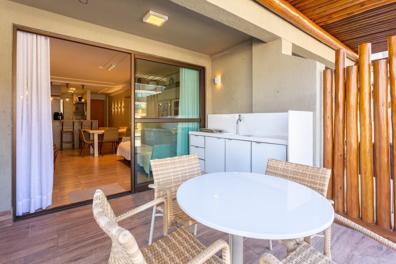 Luxury Apartment | Outdoor dining