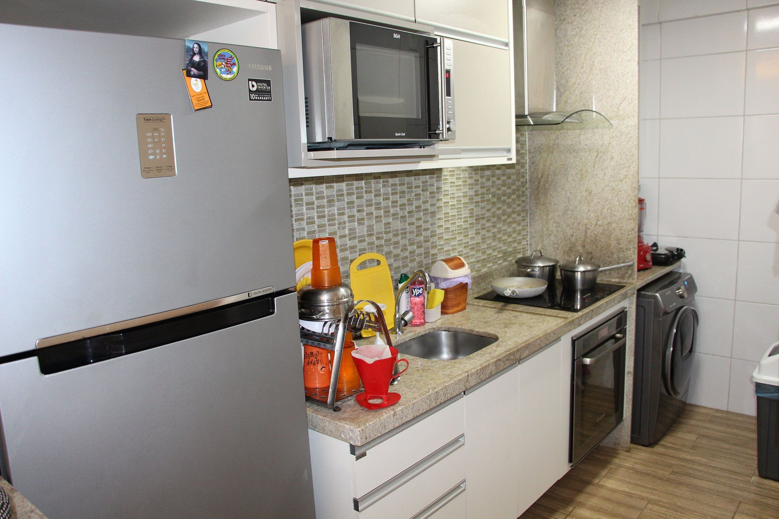 Apartamento família | Cozinha privada | Micro-ondas, forno com torradeira, talheres/pratos/utensílios de cozinha