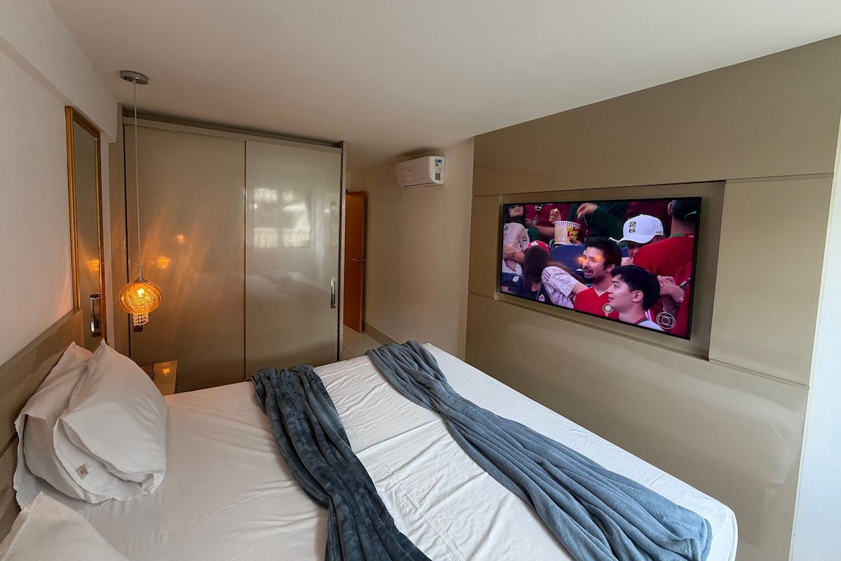 Deluxe Apartment | Egyptian cotton sheets, premium bedding, WiFi (free)