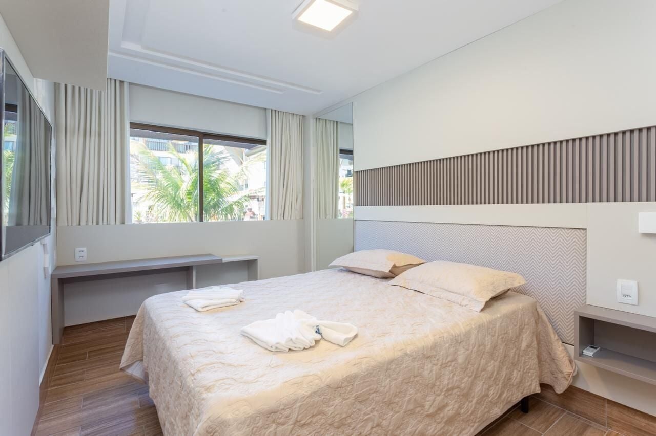 Luxury Apartment | Egyptian cotton sheets, premium bedding, individually furnished