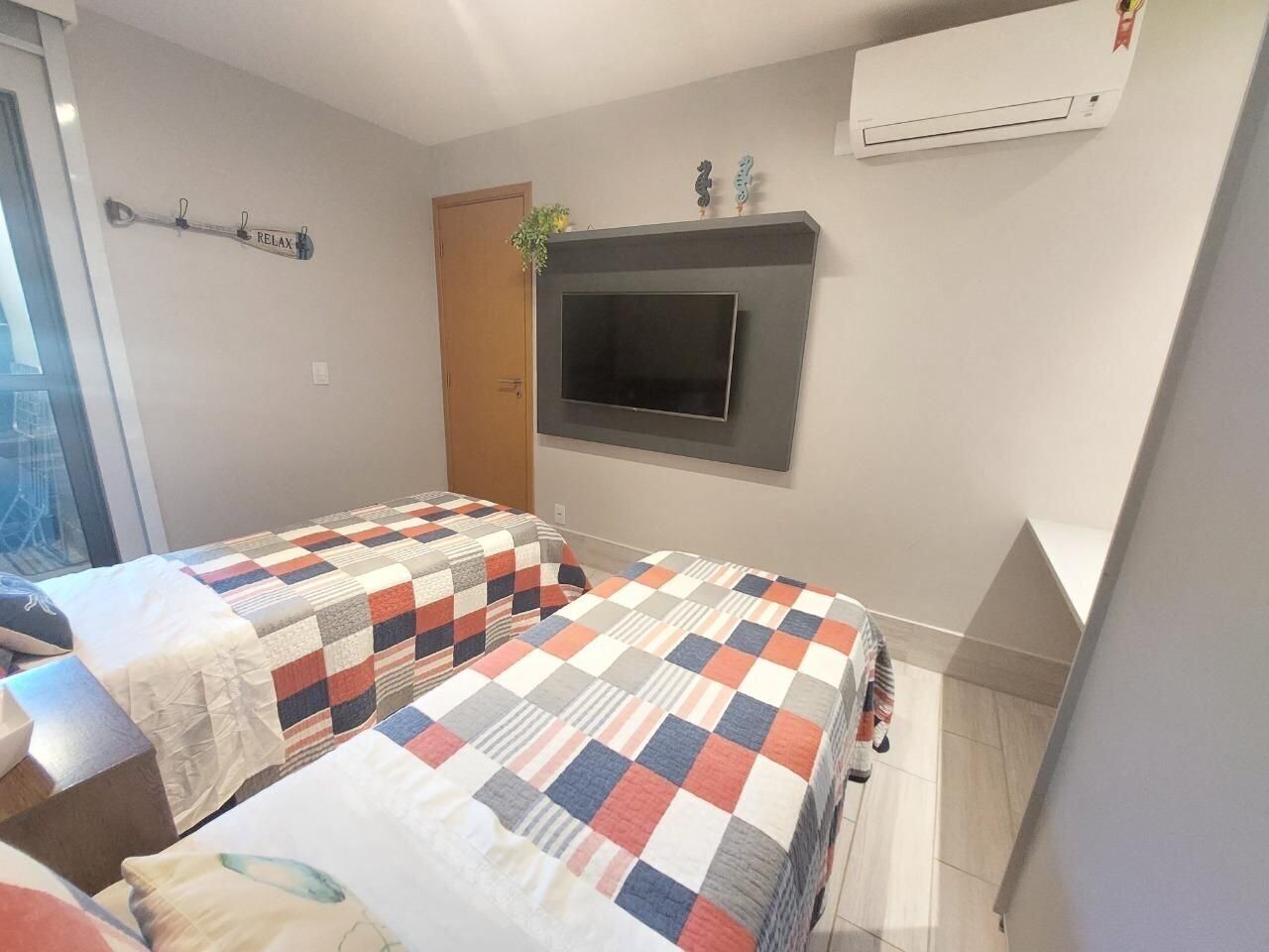 Egyptian cotton sheets, premium bedding, individually furnished