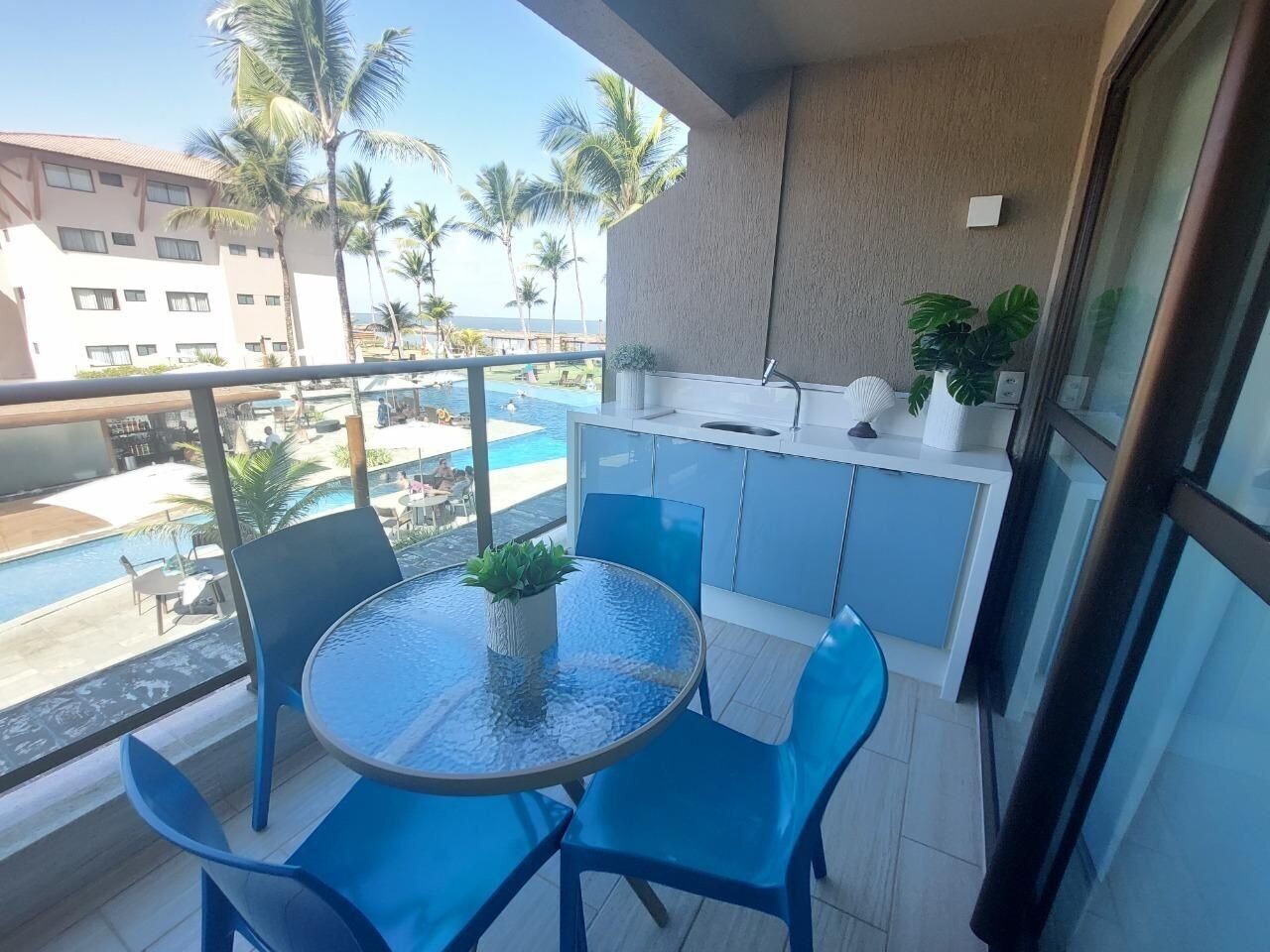 Premier Apartment | Outdoor dining