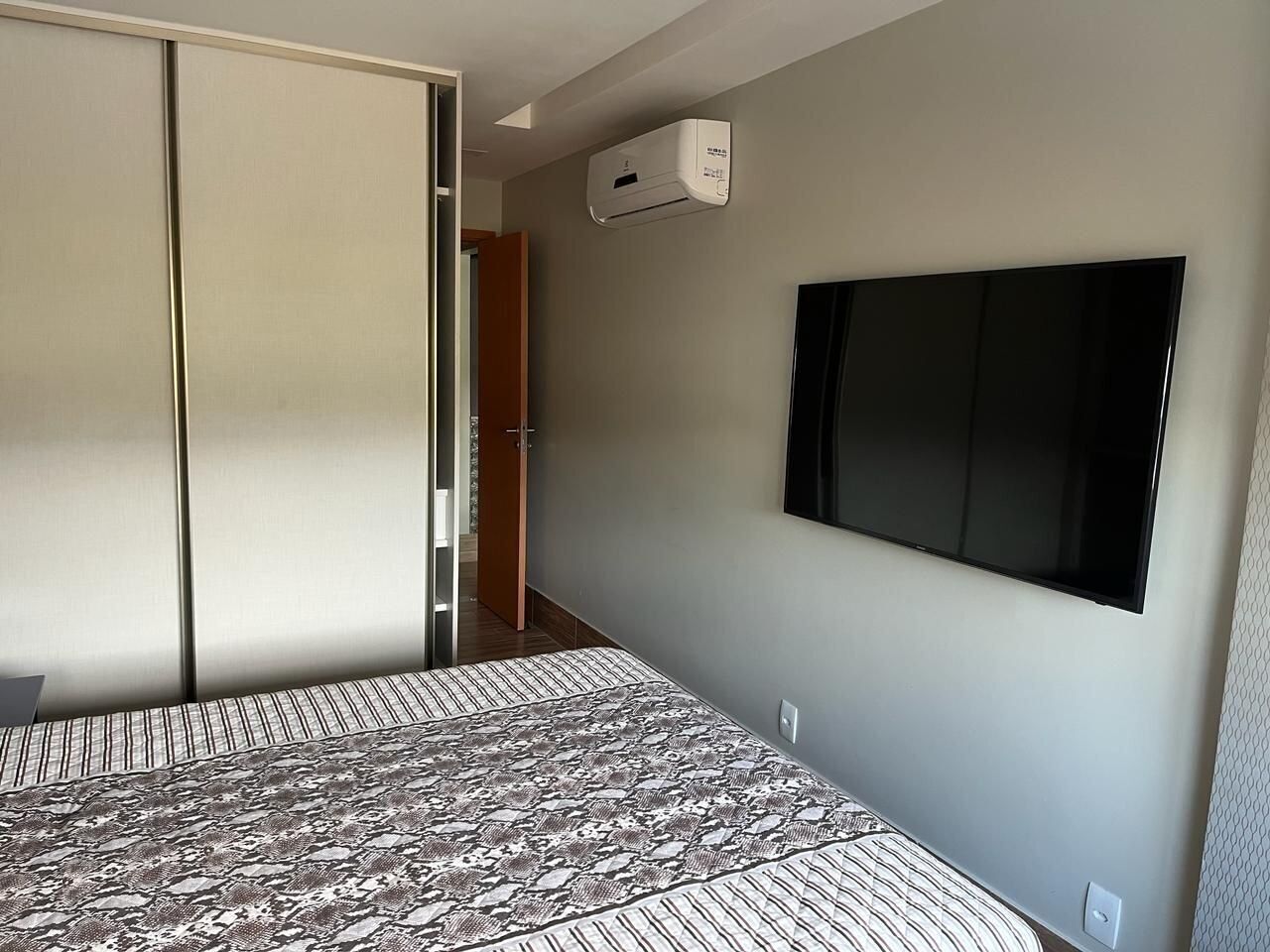 Executive Apartment | Cadar kapas Mesir, peralatan tempat tidur premium 