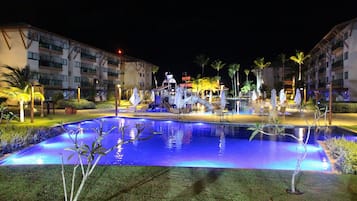 5 outdoor pools