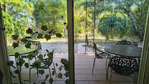 Perhemökki, 5 makuuhuonetta, näköala puutarhaan | Terassi/patio