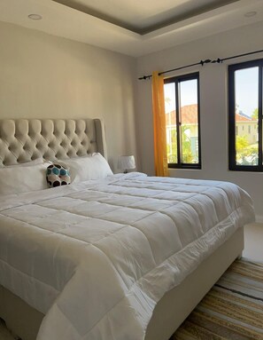 2 bedrooms, iron/ironing board, free WiFi, wheelchair access - Roses Cove Serene and Tranquil. Central Ocho Rios, 5 min to Dunns River Falls (Ocho Rios)