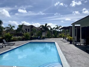 Pool - Roses Cove Serene and Tranquil. Central Ocho Rios, 5 min to Dunns River Falls (Ocho Rios)