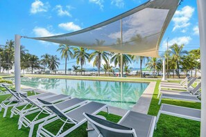 Pool - Stunning beachfront Condo in the Center of Town (Jaco)