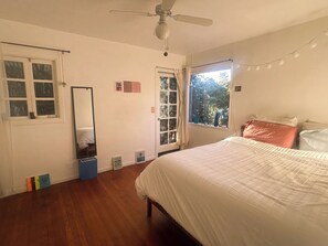 1 habitación, tabla de planchar con plancha, wifi y ropa de cama 