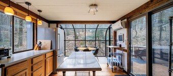 Charming Forest Getaway near West Point & Storm King