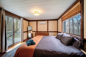 3 bedrooms, iron/ironing board, travel cot, WiFi