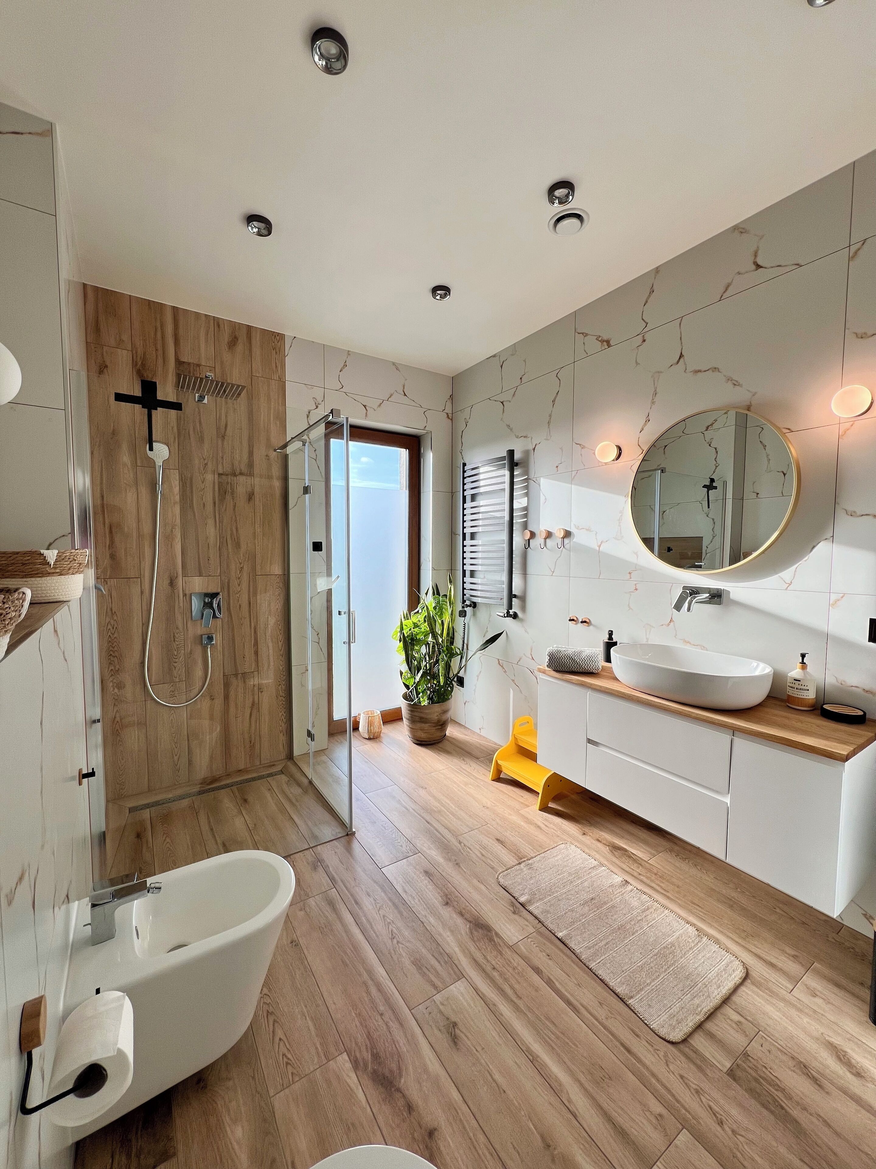 Doccia, asciugacapelli, bidet, asciugamani