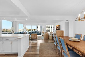 Appart'hôtel, plusieurs lits (Shoreline Towers 1066) | Restauration