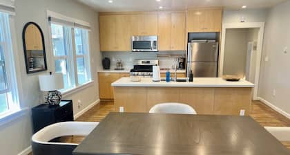 Fully Furnished Cottage, Walking Distance To Down Town Palo Alto