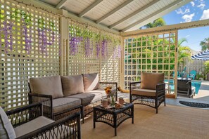 Terrace/patio - Summer Sale. Historic charm, Pool, 15 mins to AMI. (Bradenton)
