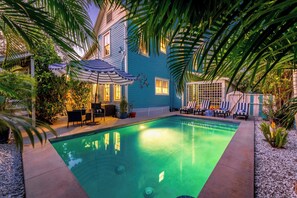 A heated pool - Historic Estate with Heated saltwater Resort Pool. (Bradenton)