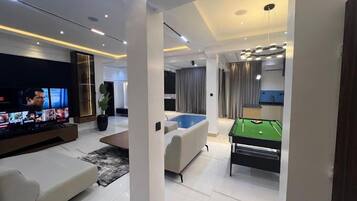 Family Apartment, Balcony, City View | Living area