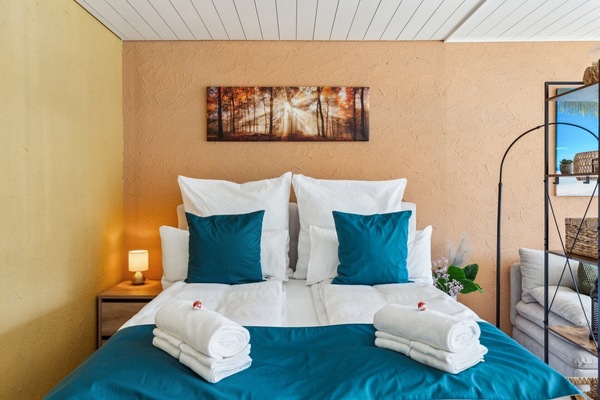 Schlafzimmer mit Doppelbett 160 x 200
