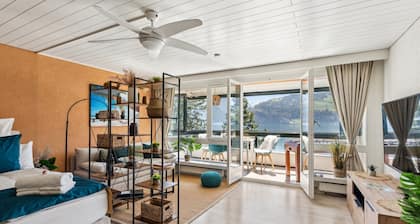 4 Season Apartment I Lake and mountain view - 65" Smart TV - Foosball table